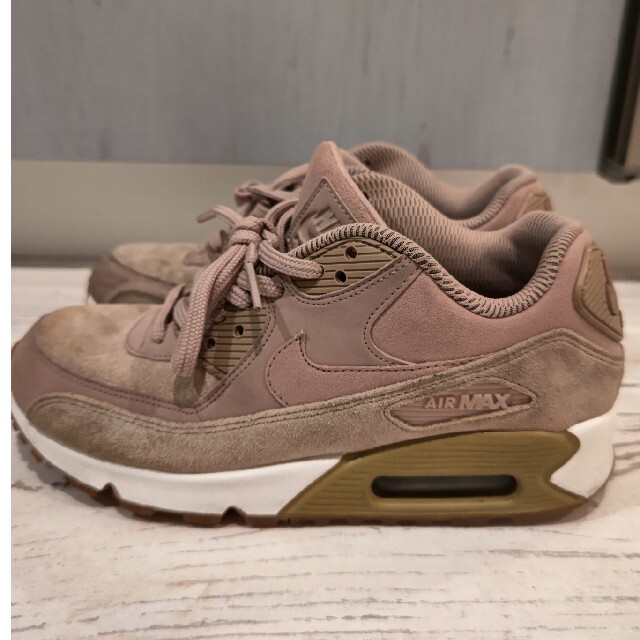 NIKE(ナイキ)のNIKE ナイキ WMNS AIR MAX 90 SE 22.5 エアーマックス レディースの靴/シューズ(スニーカー)の商品写真