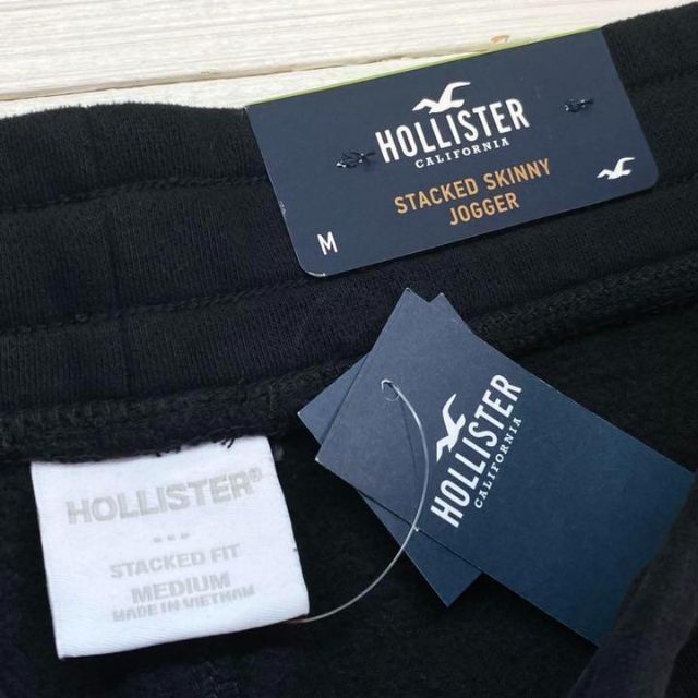 Hollister(ホリスター)の新品【メンズS】★ホリスター★無地タイプ！人気のセットアップ/黒/パーカー メンズのトップス(パーカー)の商品写真