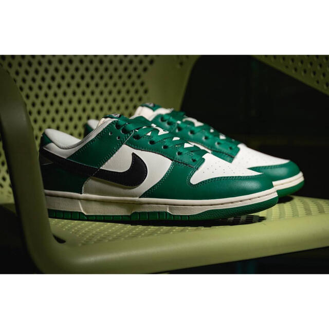 NIKE(ナイキ)のDunk Low SE Lottery Pale Ivory/Malachite メンズの靴/シューズ(スニーカー)の商品写真