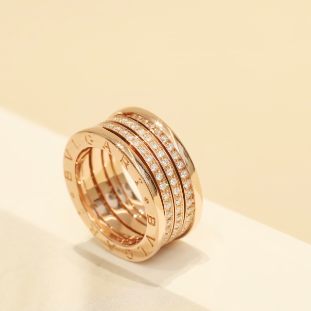 BVLGARI - 極美品 BVLGARI ブルガリ リング ビーゼロワン K18 750 約12号の通販 by ヨシオカ's shop|ブルガリ ならラクマ BVLGARI - 極美品 BVLGARI ブルガリ リング ビーゼロワン K18 750 約12号の通販 by ヨシオカ's shop|ブルガリ ならラクマ