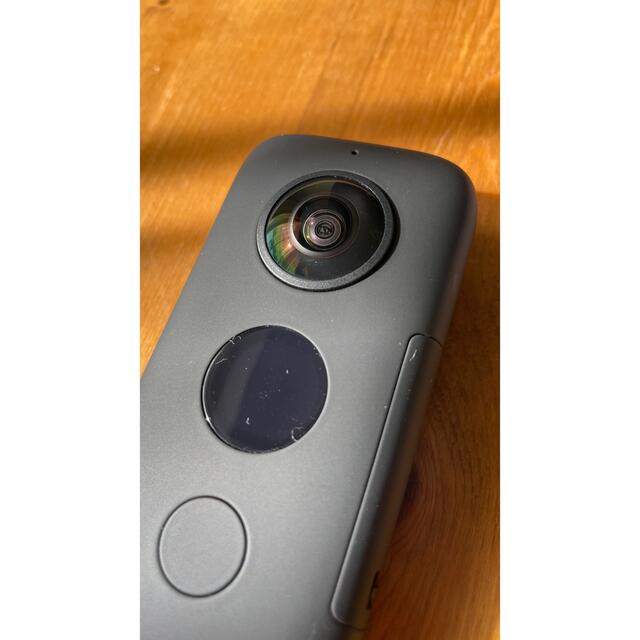 【美品】Insta360 ONE X(付属品込)＋追加購入品(バッテリー・一脚) スマホ/家電/カメラのカメラ(その他)の商品写真