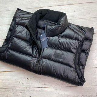 アバクロンビーアンドフィッチ(Abercrombie&Fitch)の新品【メンズXS】★アバクロ★必須アイテム！ロゴ入りダウンベスト/黒(ダウンベスト)