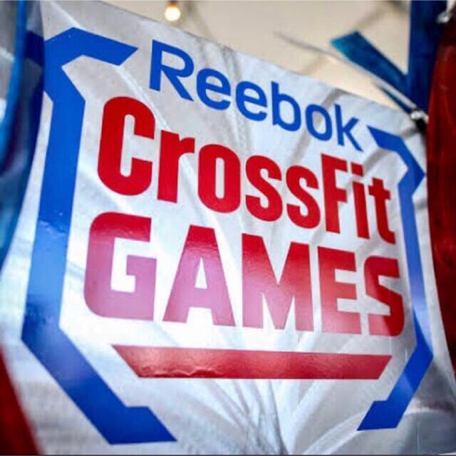 Reebok(リーボック)のReebok CrossFIt グラフィック プルオーバーパーカー メンズのトップス(パーカー)の商品写真