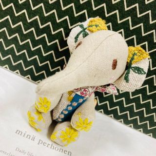 ミナペルホネン Mina Perhonen ハンドメイド テディベア 赤いおめめの