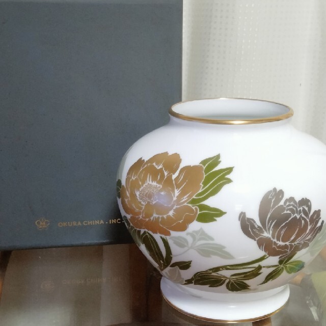 大倉陶園　金銀彩牡丹文　花瓶 | フリマアプリ ラクマ