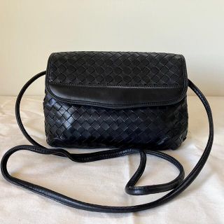 ボッテガヴェネタ(Bottega Veneta)のボッテガ ヴェネタ イントレチャート ミニ ショルダーバッグ ブラック レザー(ショルダーバッグ)