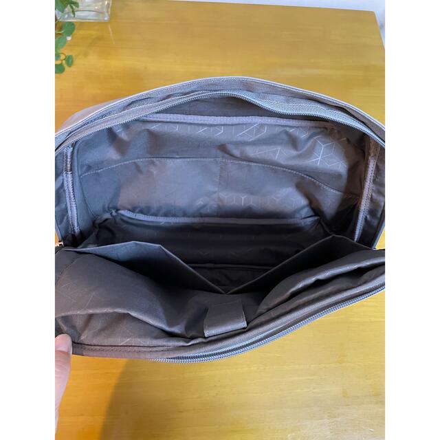 モシmoshi  スリングメッセンジャー バック メンズのバッグ(メッセンジャーバッグ)の商品写真