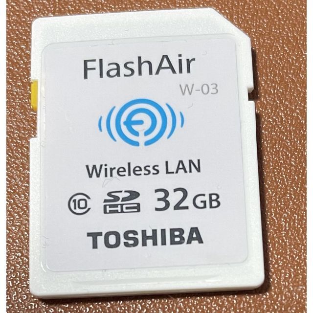 東芝(トウシバ)の中古 TOSHIBA FlashAir SDHCカード 32GB W-03 スマホ/家電/カメラのPC/タブレット(その他)の商品写真