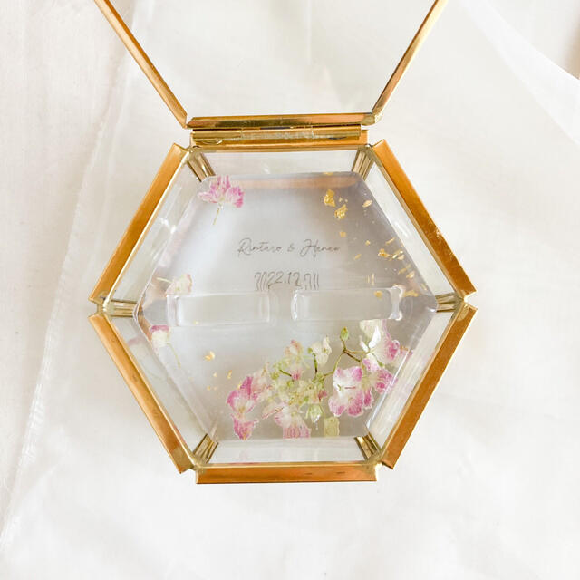 🎈ピンクの紫陽花　ゴールドガラスケース　レジン　リングピロー  ハンドメイドのウェディング(リングピロー)の商品写真