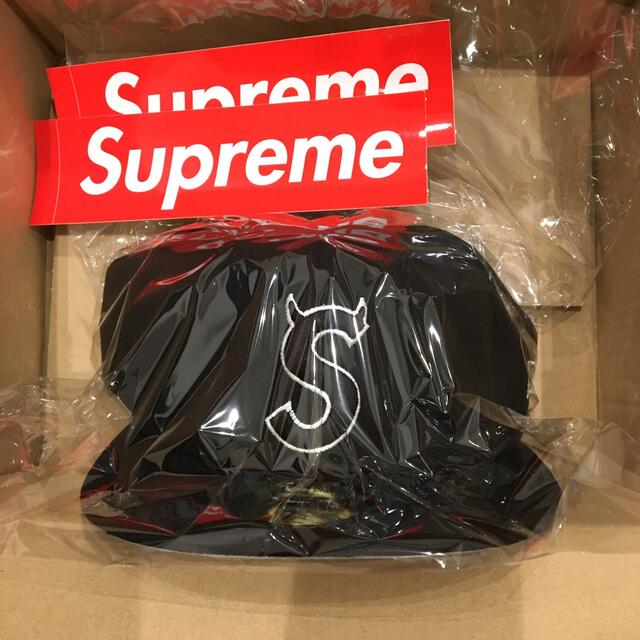 Supreme(シュプリーム)のSupreme S Logo New Era 7 3/4 Black メンズの帽子(キャップ)の商品写真