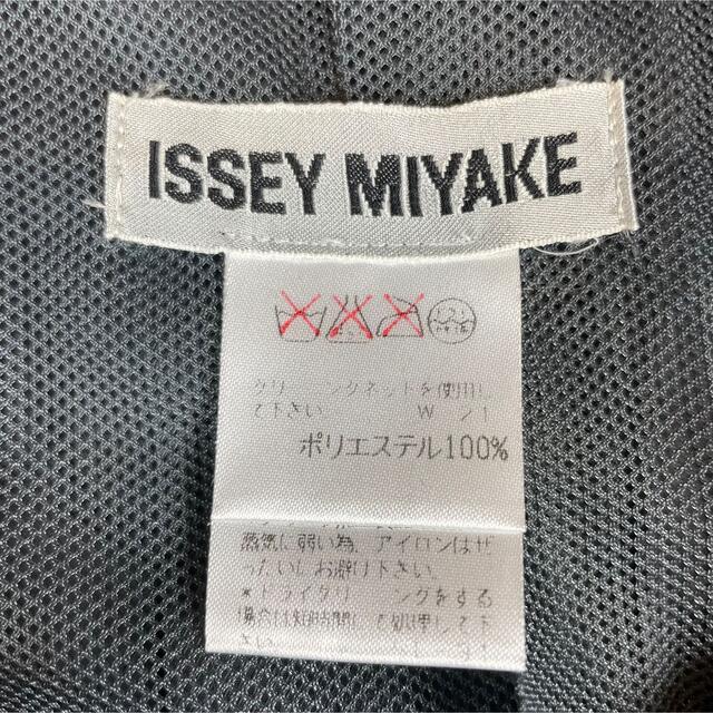 ISSEY MIYAKE(イッセイミヤケ)の【名作】ISSEY MIYAKE 99AW 本人期 プリーツ ロングコート M メンズのジャケット/アウター(ステンカラーコート)の商品写真