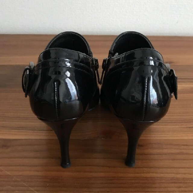 DIANA(ダイアナ)のDIANA☆ダイアナエナメルブーティー☆ブラック☆21.5 レディースの靴/シューズ(ブーティ)の商品写真