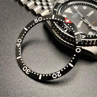 セイコー(SEIKO)の7S26-0020 SKX SRPD フラット セラミック ベゼル 赤黒 緑夜光(腕時計(アナログ))