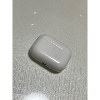 アップル(Apple)の【本体のみ】Airpods pro 充電ケース（純正品）(ヘッドフォン/イヤフォン)