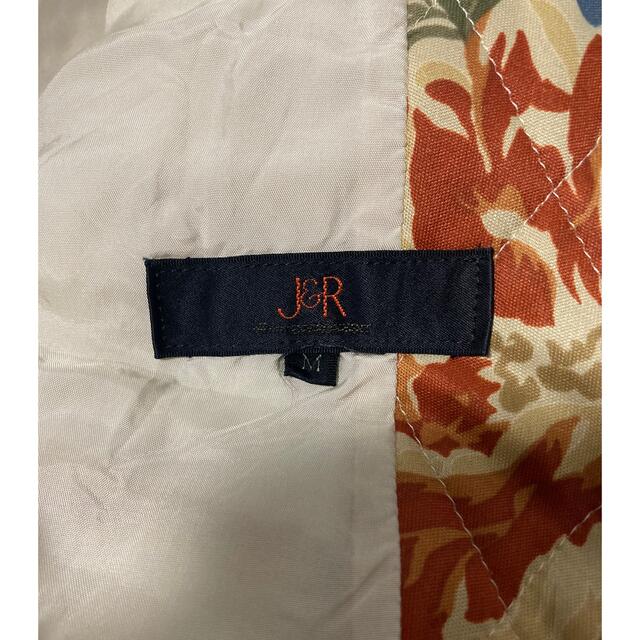 J&R(ジェイアンドアール)のJ&R ファー付き花柄キルトジャケット レディースのジャケット/アウター(ノーカラージャケット)の商品写真