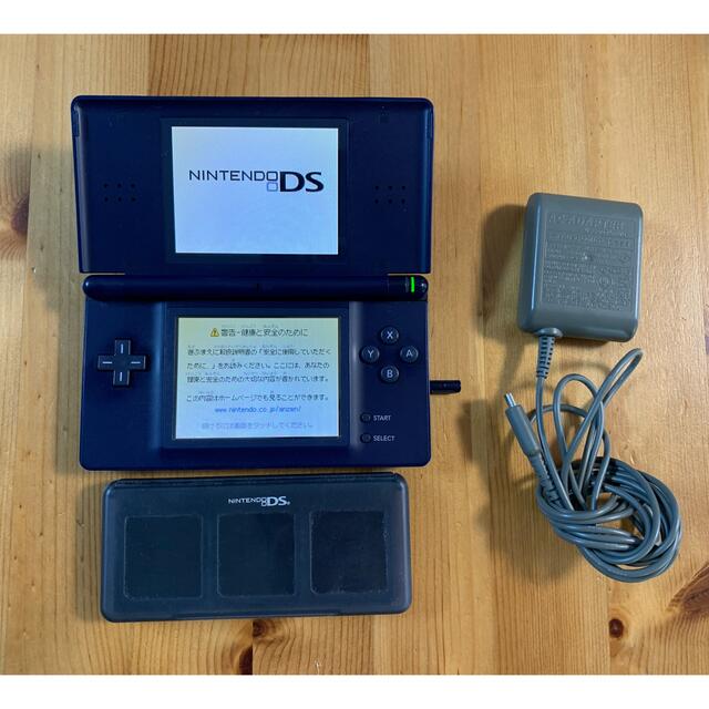 ニンテンドーDS(ニンテンドーDS)の6日までの出品！Nintendo DS LITE ネイビーソフト5本セット エンタメ/ホビーのゲームソフト/ゲーム機本体(家庭用ゲーム機本体)の商品写真