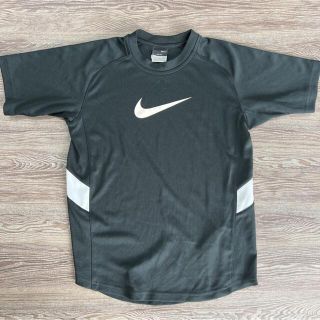 ナイキ(NIKE)の【美品】NIKE Tシャツ ブラック(Tシャツ/カットソー)