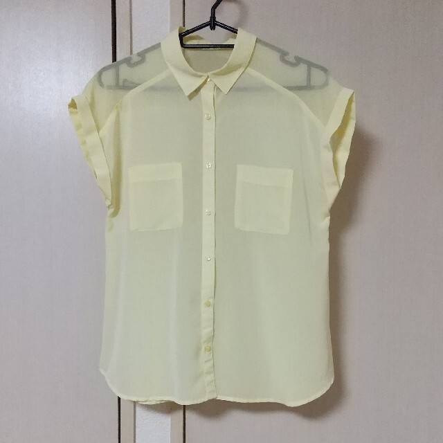 GU(ジーユー)のGU 半袖シアーシャツ ブラウス レディースのトップス(シャツ/ブラウス(半袖/袖なし))の商品写真