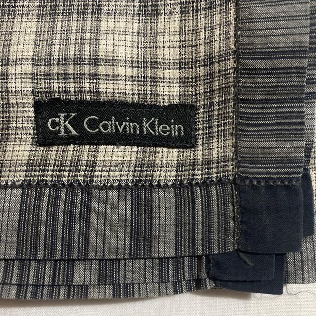 Calvin Klein(カルバンクライン)のカルバンクライン　ハンカチ　美品　グレー　#2220 メンズのファッション小物(ハンカチ/ポケットチーフ)の商品写真