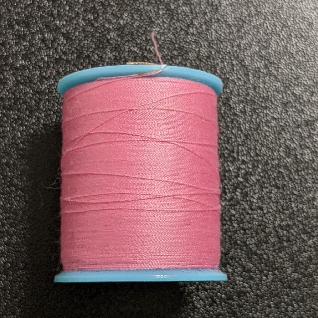 ミシン糸セット　6個 ハンドメイドの素材/材料(生地/糸)の商品写真