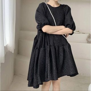 ザラ(ZARA)のパフスリーブワンピース　膝丈ワンピース　パフスリーブ　ワンピース(ひざ丈ワンピース)