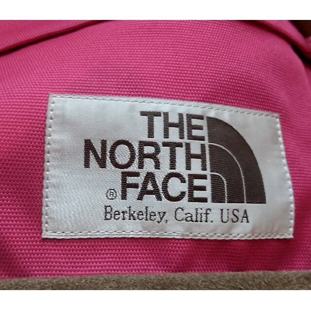 THE NORTH FACE(ザノースフェイス)のザ・ノース・フェーススレトロリュックピンク レディースのバッグ(リュック/バックパック)の商品写真