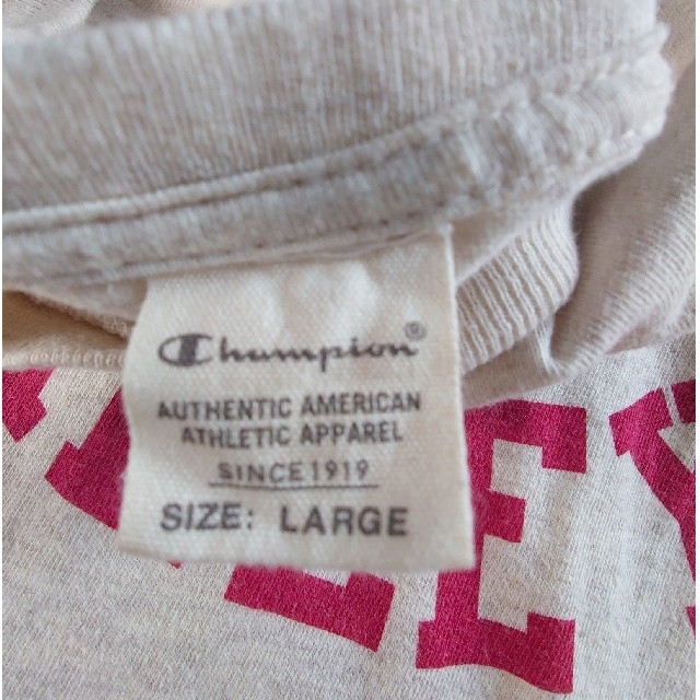 Champion(チャンピオン)のチャンピオン　ロンT　L カレッジ　ロゴ　長袖 ライトグレー メンズのトップス(Tシャツ/カットソー(七分/長袖))の商品写真