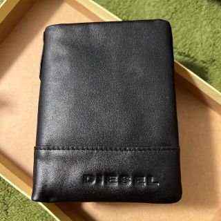 DIESEL 二つ折り 財布　新品未使用(折り財布)