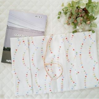 ハンドメイド　コットンブックカバー　24×16 ☆単行本やスケジュール帳(ブックカバー)