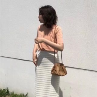 マウジー(moussy)のMOUSSY BACK BUTTON SHORT SLEEVE トップス (カットソー(半袖/袖なし))