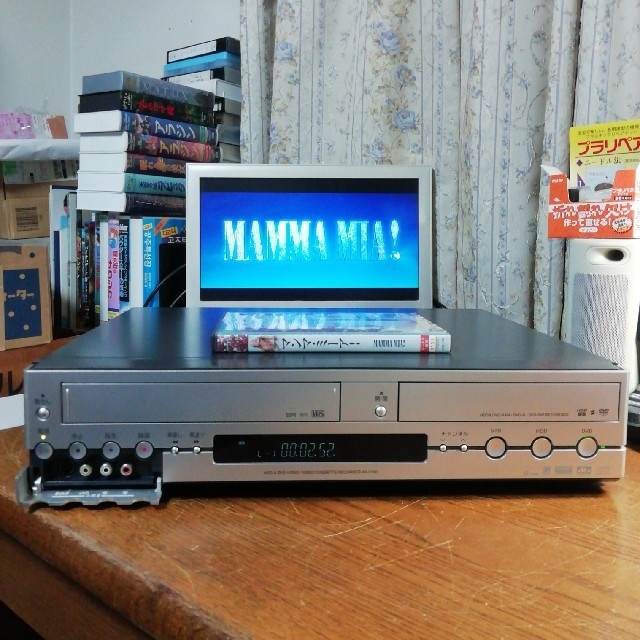 東芝(トウシバ)の(訳あり)TOSHIBA HDD/DVD/VHSレコーダー【AK-V100】 スマホ/家電/カメラのテレビ/映像機器(DVDレコーダー)の商品写真