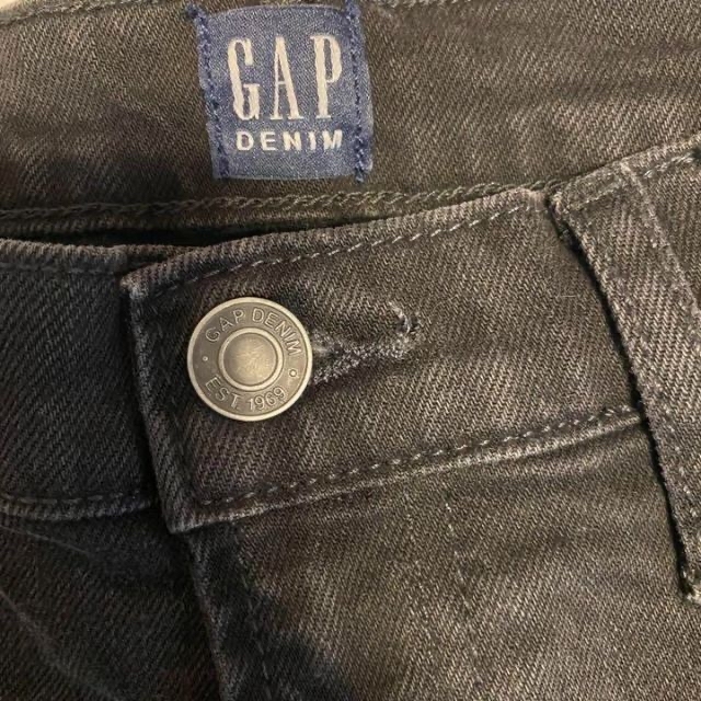 GAP(ギャップ)のGAP　 ミニ ショートパンツ デニムブラック ダメージ【S】カジュアル レディースのパンツ(ショートパンツ)の商品写真