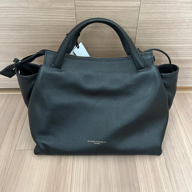 GIANNI CHIARINI ORIGAMI Mサイズ ブラックNERO 美品 GIANNI CHIARINI ORIGAMI Mサイズ ブラックNERO 美品