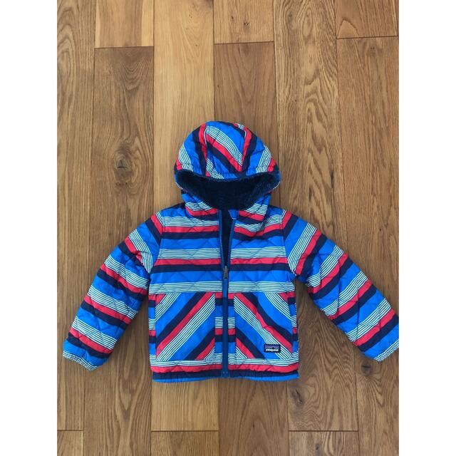 patagonia(パタゴニア)のパタゴニア キッズ リバーシブルジャケット　３Ｔ キッズ/ベビー/マタニティのキッズ服男の子用(90cm~)(ジャケット/上着)の商品写真