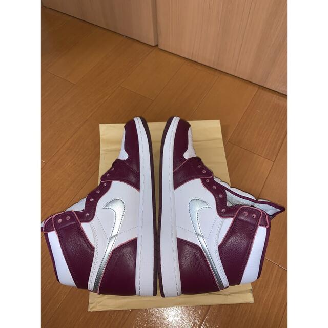 NIKE(ナイキ)の【27cm】NIKE AIR JORDAN 1 HIGH Bordeaux 中古 メンズの靴/シューズ(スニーカー)の商品写真