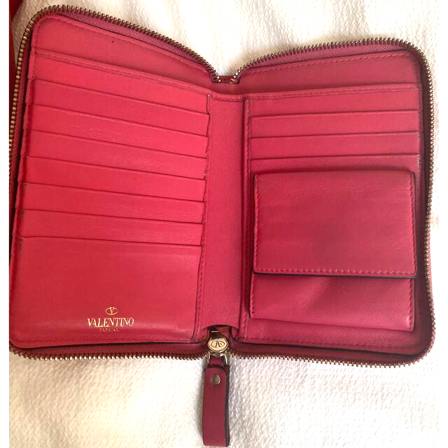 VALENTINO(ヴァレンティノ)の正規品　バレンチノ　VALENTINO ラウンドファスナー　財布　二つ折り財布 レディースのファッション小物(財布)の商品写真