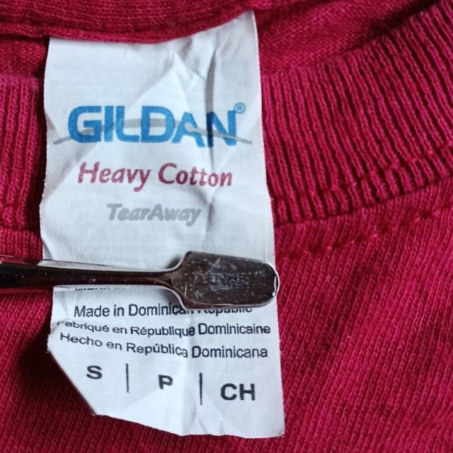GILDAN(ギルタン)のUS輸入古着　GILDAN　プリントTシャツ　S　レッド　 メンズのトップス(Tシャツ/カットソー(半袖/袖なし))の商品写真
