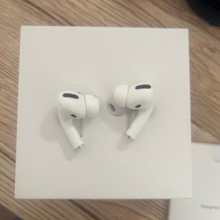 アップル(Apple)のAirPods Pro 純正イヤホンのみ　納品書あり(ヘッドフォン/イヤフォン)