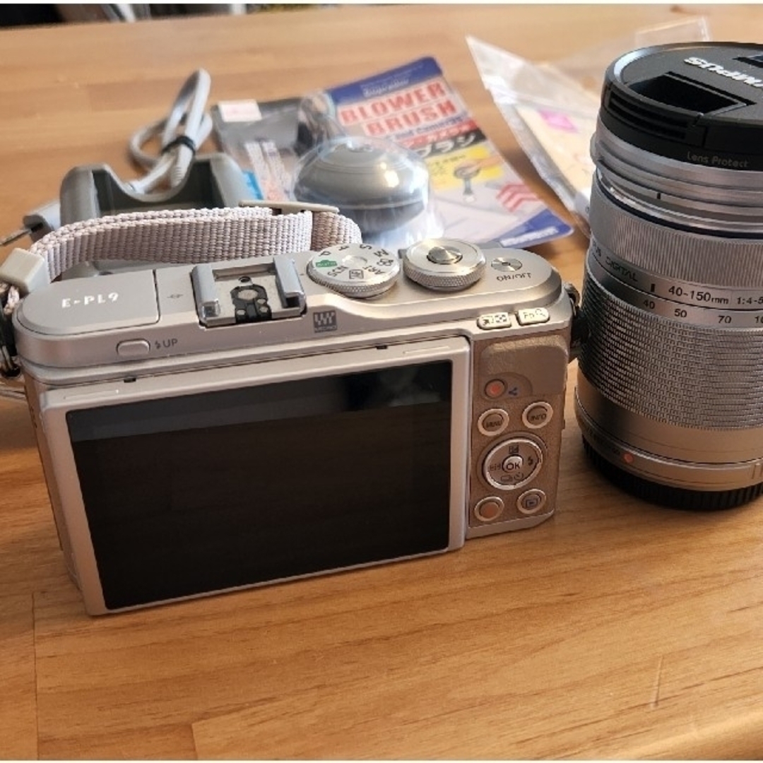 OLYMPUS E-PL9　カメラ　美品