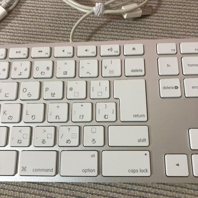 Mac (Apple)(マック)のApple 純正テンキー付きUSB keyboard スマホ/家電/カメラのPC/タブレット(PC周辺機器)の商品写真