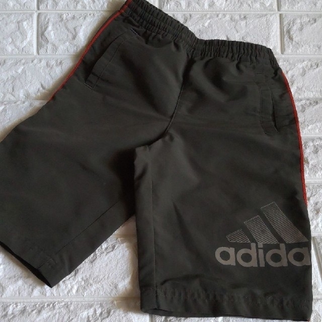 adidas(アディダス)のKIDS/半ズボン/まとめ売り キッズ/ベビー/マタニティのキッズ服男の子用(90cm~)(パンツ/スパッツ)の商品写真