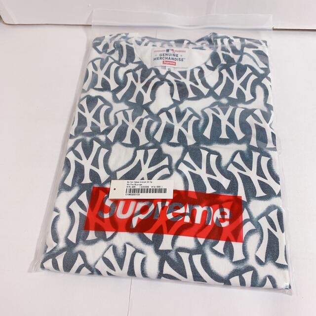 Supreme(シュプリーム)の白 XL シュプリーム ニューヨークヤンキース エアブラシ Tシャツ メンズのトップス(Tシャツ/カットソー(半袖/袖なし))の商品写真