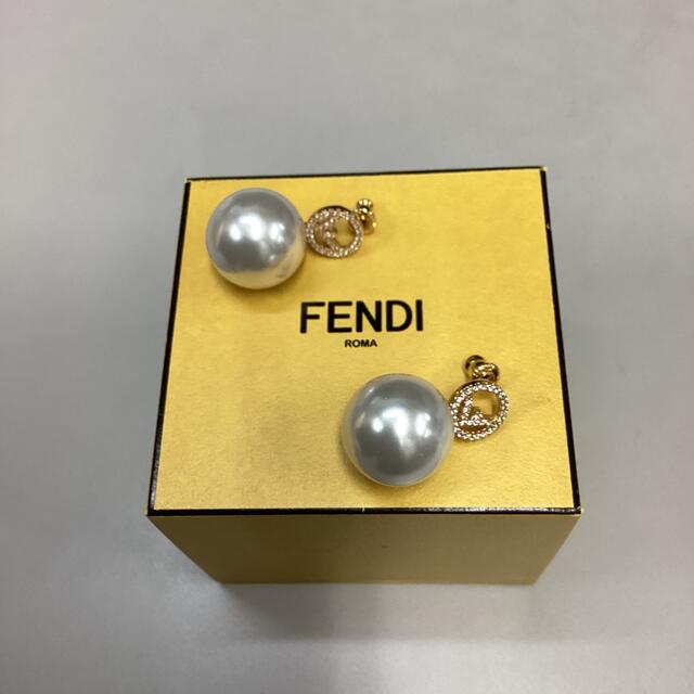 FENDI エフイズ フェンディ イヤリング ゴールドカラーピアス 【お試し