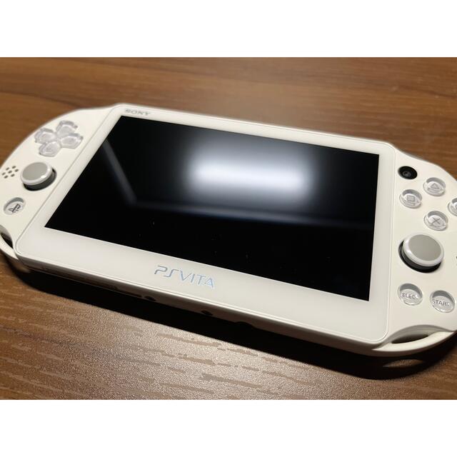 PlayStation Vita(プレイステーションヴィータ)のSONY PlayStationVITA 本体  PCH-2000 ZA12 エンタメ/ホビーのゲームソフト/ゲーム機本体(携帯用ゲーム機本体)の商品写真