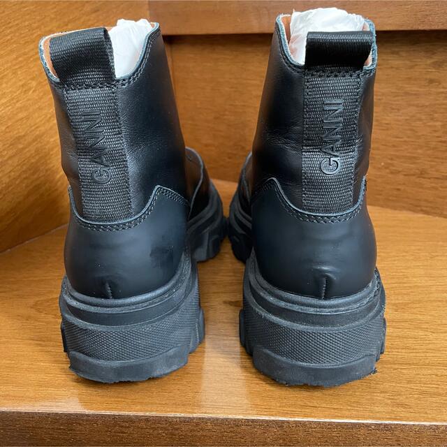 yuyue様専用 GANNI チャンキーソール アンクルブーツ レディースの靴/シューズ(ブーツ)の商品写真