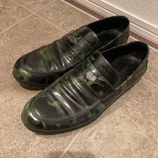 ジミーチュウ(JIMMY CHOO)のジミーチュウ カモフラージュレザーペニーローファー(ドレス/ビジネス)