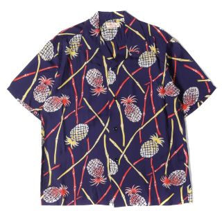 サンサーフ(Sun Surf)のSUN SURF サンサーフ シャツ パイナップル サトウキビ 柄 レーヨン アロハシャツ PINEAPPLE & CANE 13SS ネイビー 紺 L トップス 半袖シャツ 東洋エンタープライズ 【メンズ】【中古】【美品】【R001】(シャツ)