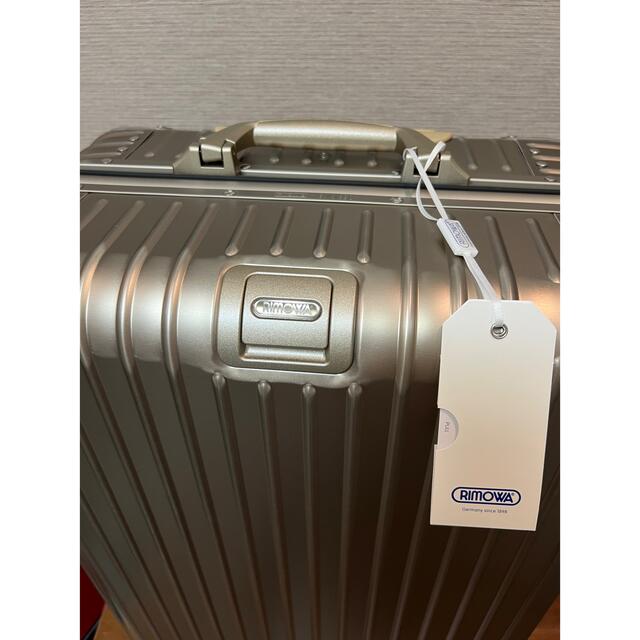 RIMOWA(リモワ)の新品未使用　RIMOWA リモワ トパーズ　シャンパンゴールド　67L メンズのバッグ(トラベルバッグ/スーツケース)の商品写真