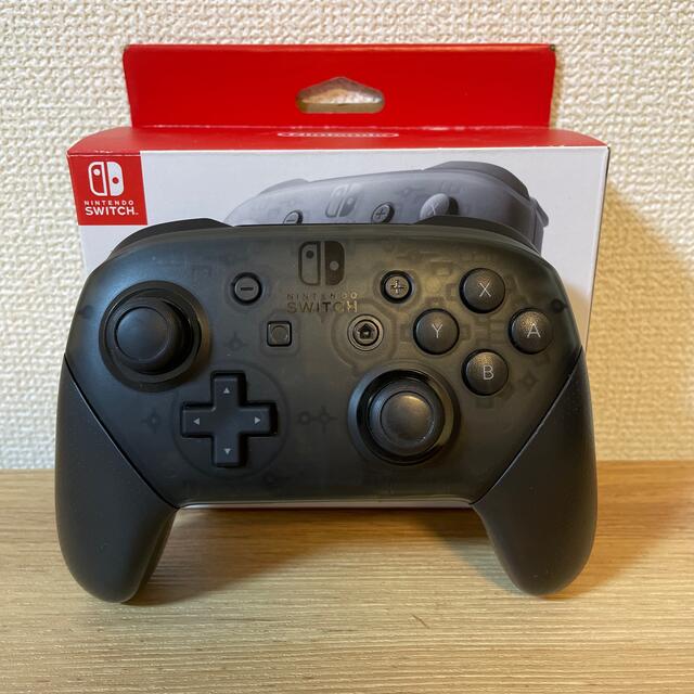 Nintendo Switch(ニンテンドースイッチ)の[美品]Switch Proコントローラー　純正 エンタメ/ホビーのゲームソフト/ゲーム機本体(その他)の商品写真