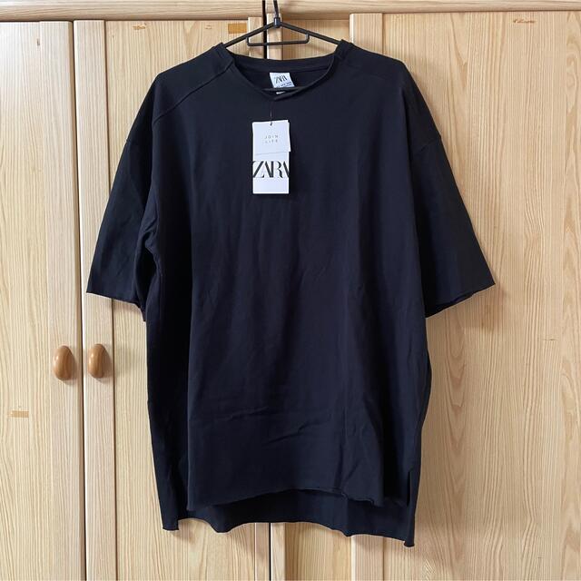 ZARA(ザラ)の新品未使用 ZARA 黒 トップス Tシャツ ビックTシャツ ユニクロ GU メンズのトップス(Tシャツ/カットソー(半袖/袖なし))の商品写真